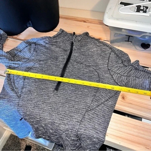 Lululemon Run Briskly 1/2 Zip Size 8 - Picture 8 of 10